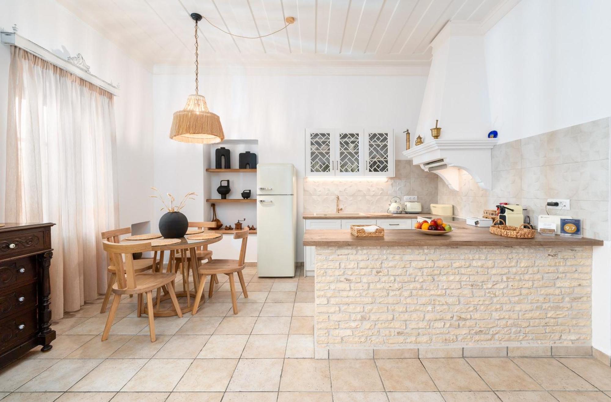 Villa Antonis Chalki Town Екстер'єр фото